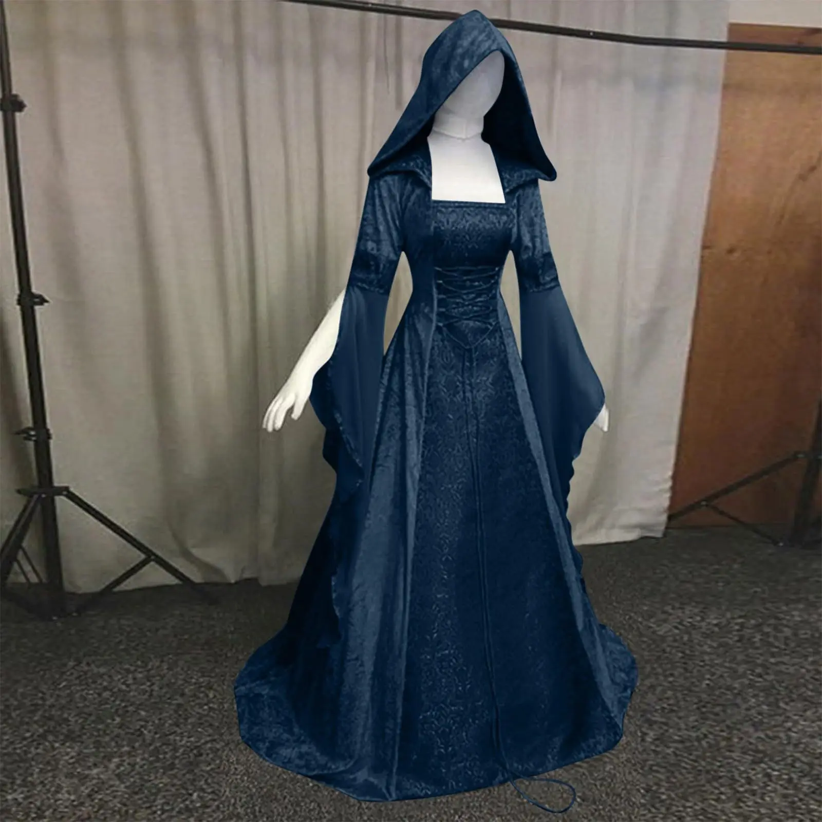 Abito da strega medievale con  - Bathrobe recensione e prezzo